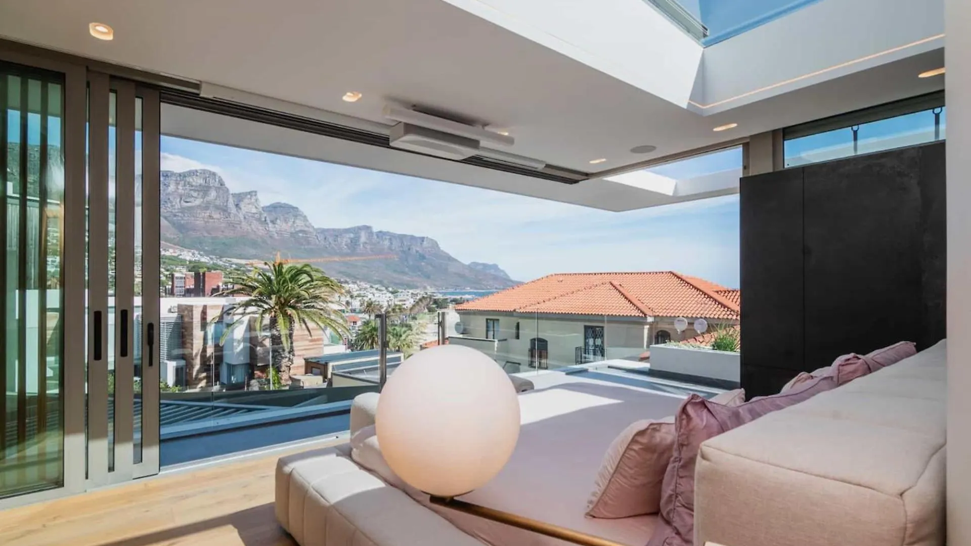 Grand Camps Bay 5Bed W Views Pool Gym Villa Serena Cape Town