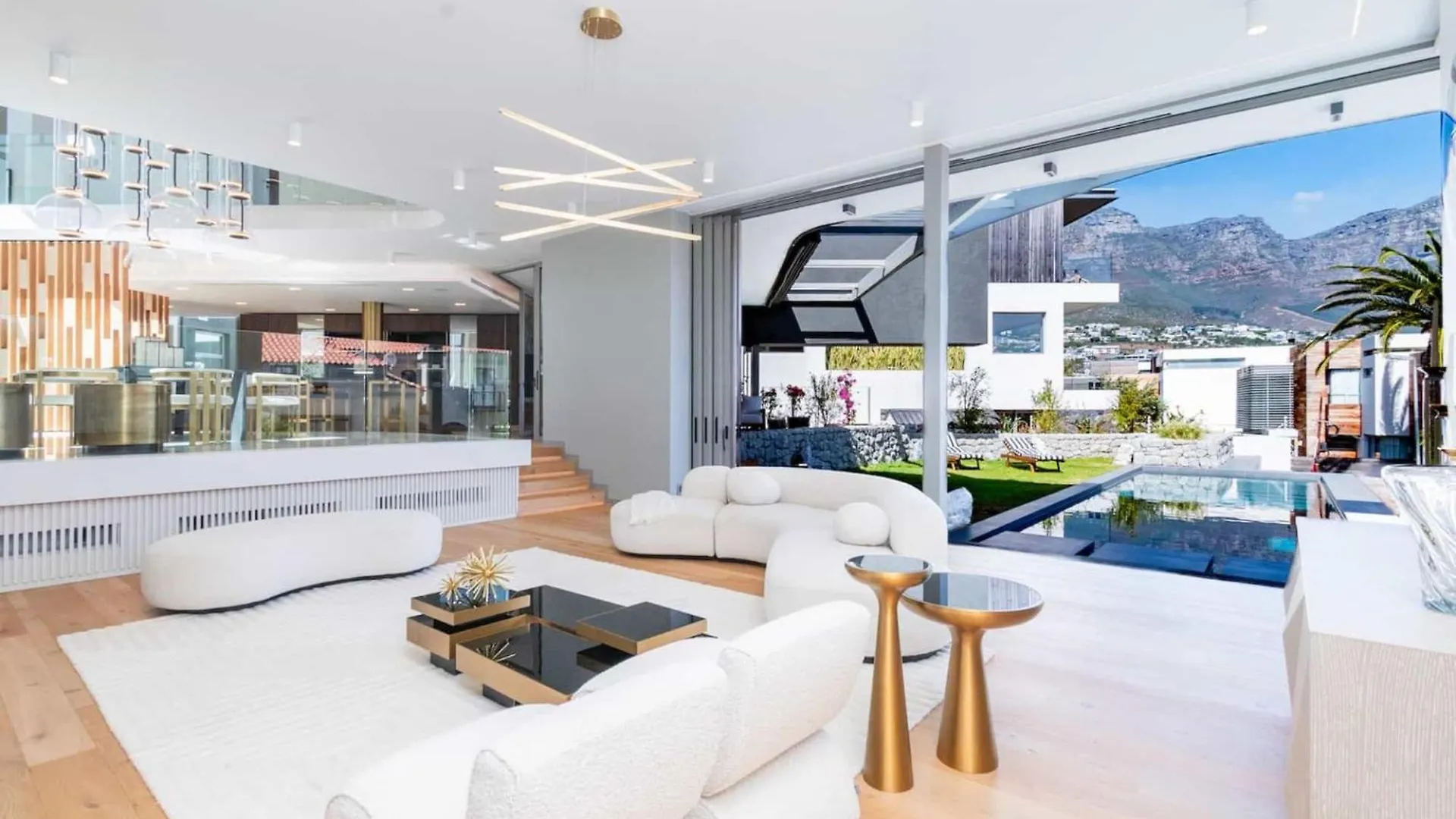 Grand Camps Bay 5Bed W Views Pool Gym Villa Serena Cape Town